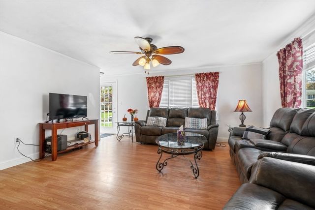 3 West Parish Lane, Merrimac, MA 01860