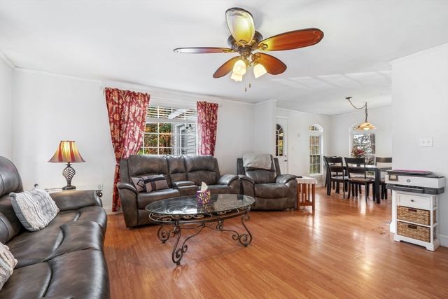 3 West Parish Lane, Merrimac, MA 01860