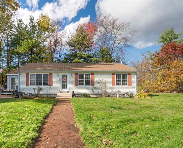 3 West Parish Lane, Merrimac, MA 01860