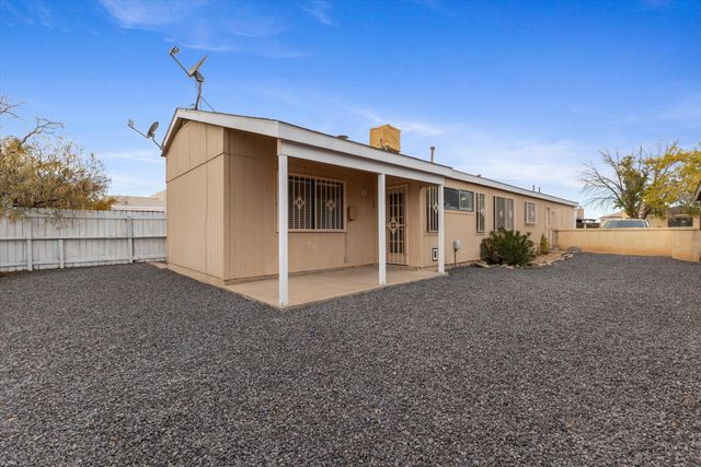 1840 Peach Road NE, Rio Rancho, NM 87144