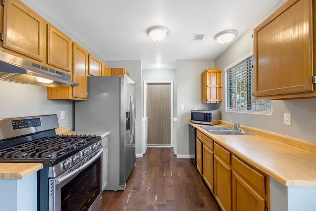 1840 Peach Road NE, Rio Rancho, NM 87144