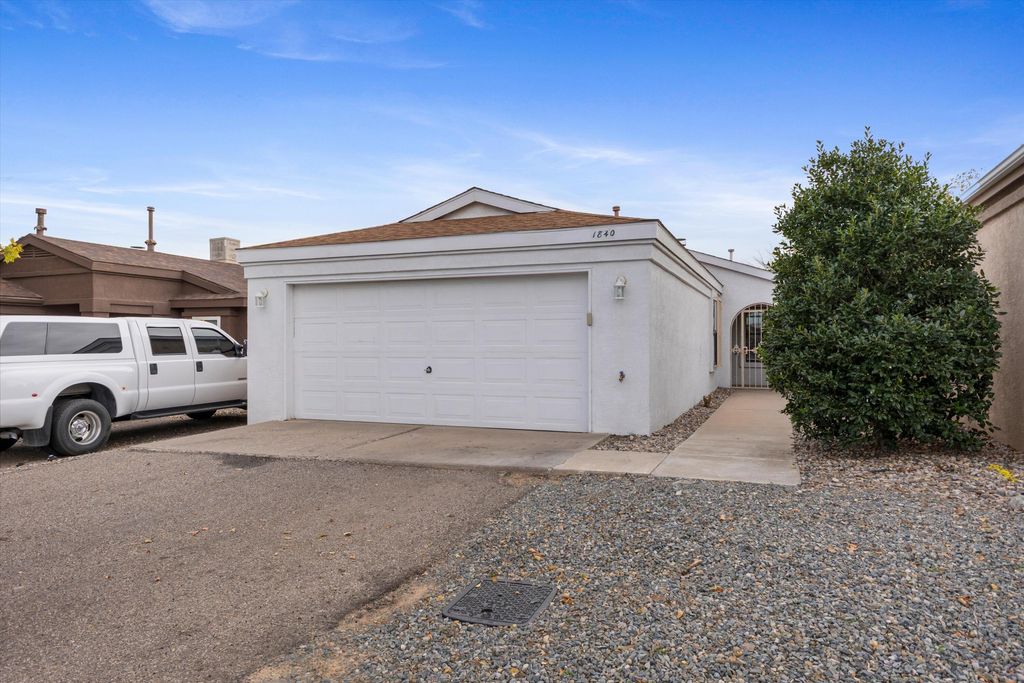 1840 Peach Road NE, Rio Rancho, NM 87144