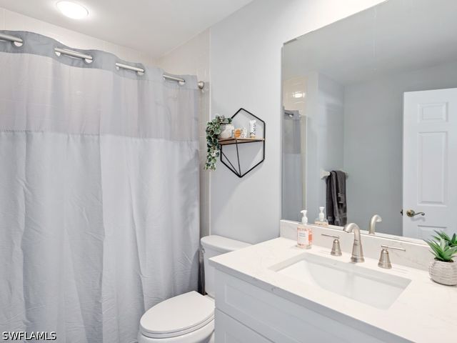 709 Augusta BLVD 709-5, Naples, FL 34113