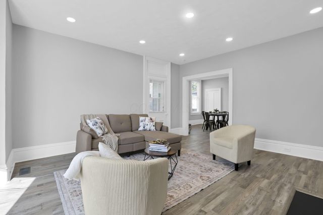 270 Lawrence Street, Newark, OH 43055