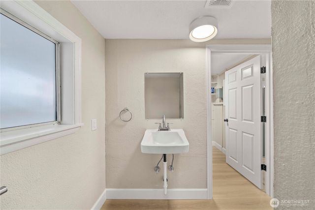 11101 Bingham Avenue E, Tacoma, WA 98446