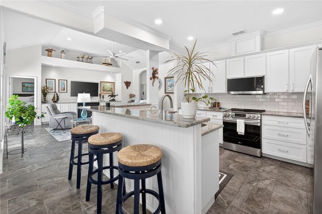 15826 Vincent Dr, Corpus Christi, TX 78418