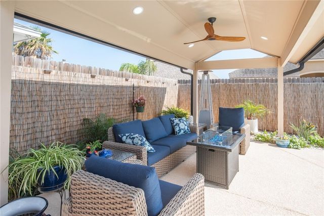 15826 Vincent Dr, Corpus Christi, TX 78418