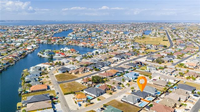 15826 Vincent Dr, Corpus Christi, TX 78418