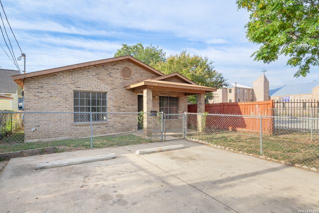 118 CALLES ST, San Antonio, TX 78207