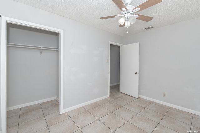 118 CALLES ST, San Antonio, TX 78207