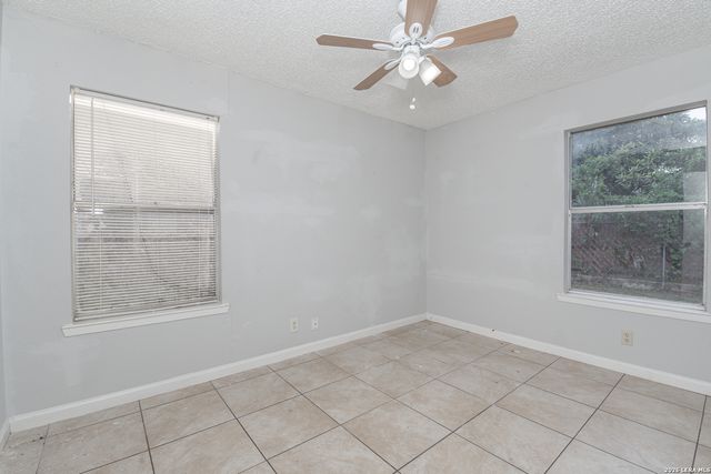118 CALLES ST, San Antonio, TX 78207