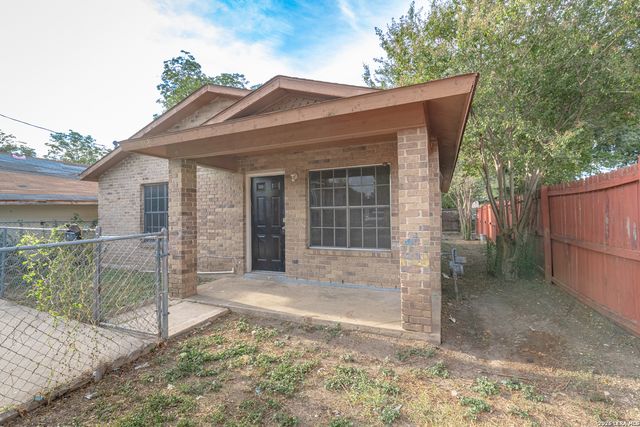 118 CALLES ST, San Antonio, TX 78207