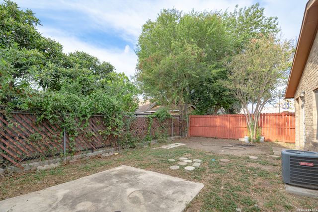 118 CALLES ST, San Antonio, TX 78207