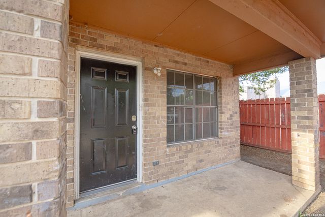 118 CALLES ST, San Antonio, TX 78207