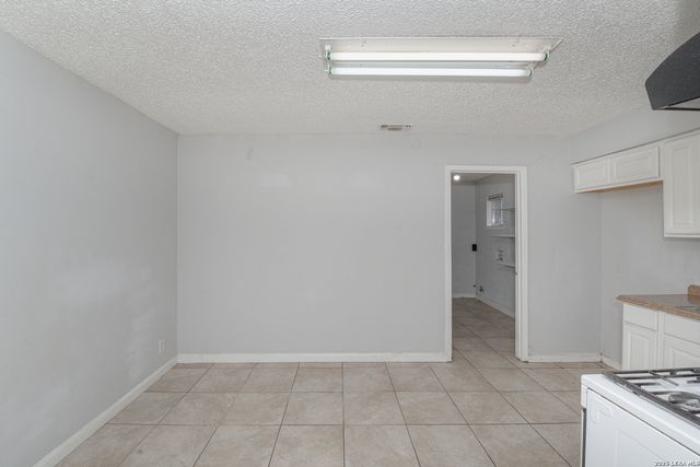 118 CALLES ST, San Antonio, TX 78207