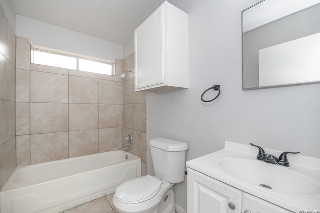 118 CALLES ST, San Antonio, TX 78207