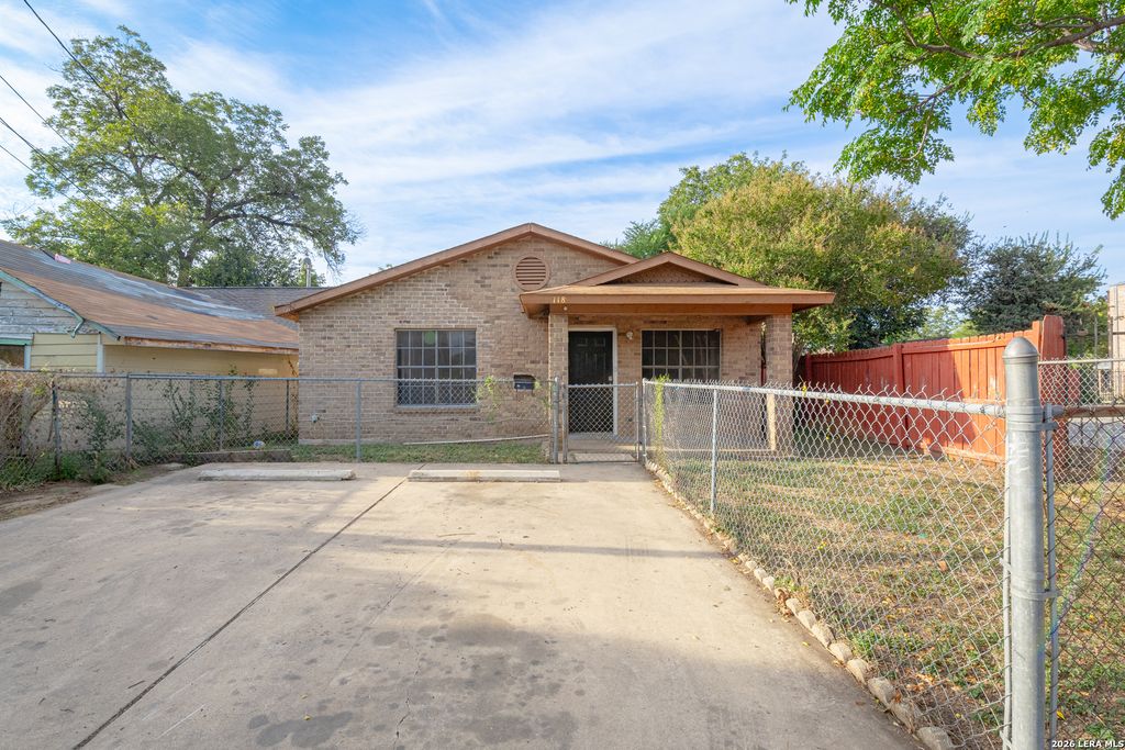 118 CALLES ST, San Antonio, TX 78207