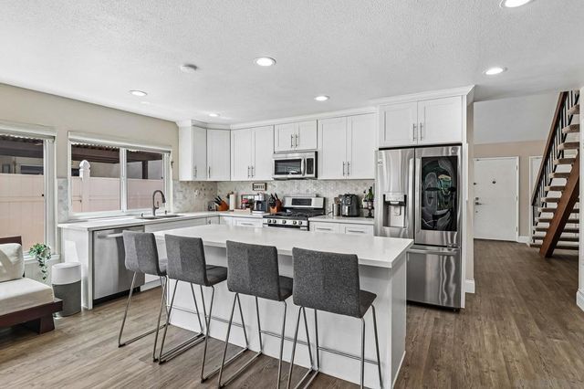 11391 Westonhill, San Diego, CA 92126