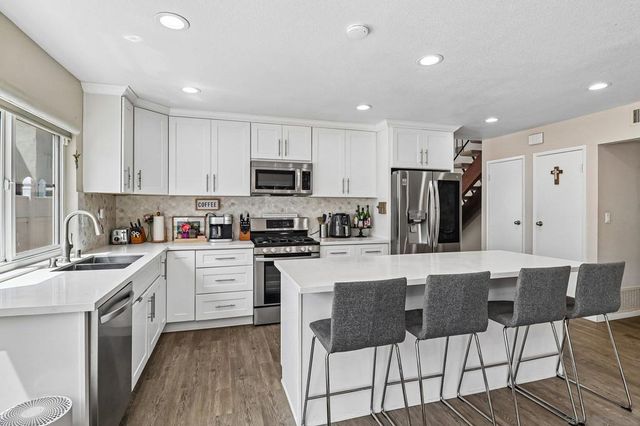 11391 Westonhill, San Diego, CA 92126