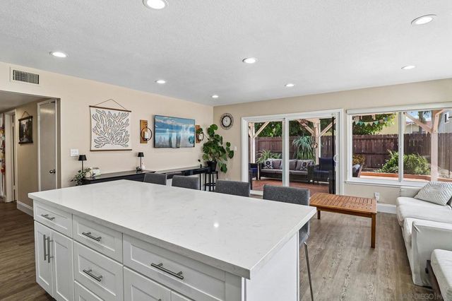 11391 Westonhill, San Diego, CA 92126