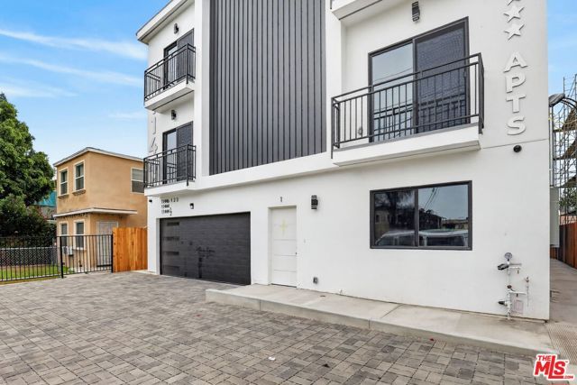 11446 Oxnard Street 1, North Hollywood (los Angeles), CA 91606
