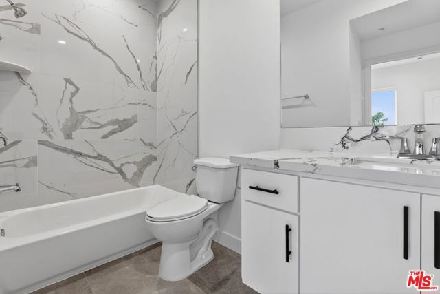 11446 Oxnard Street 1, North Hollywood (los Angeles), CA 91606