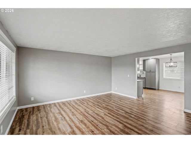 2120 LAFAYETTE St Se, Albany, OR 97322