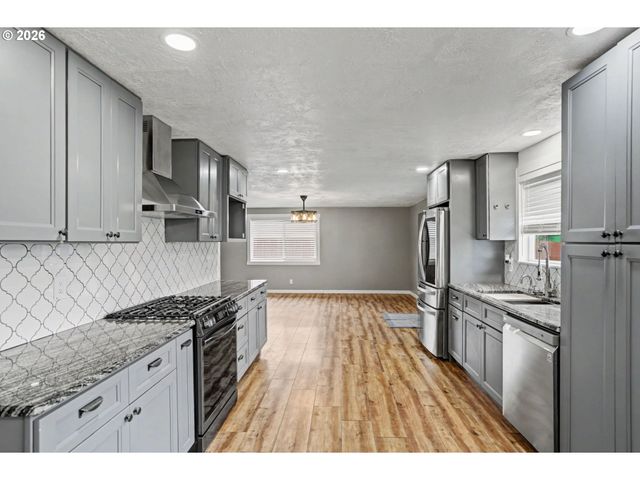 2120 LAFAYETTE St Se, Albany, OR 97322