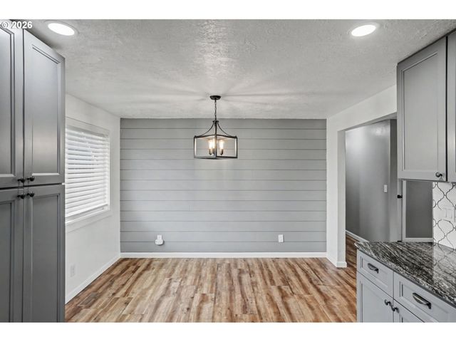 2120 LAFAYETTE St Se, Albany, OR 97322