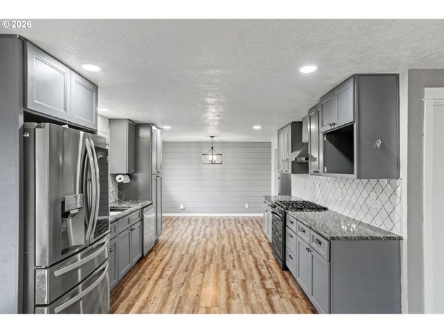 2120 LAFAYETTE St Se, Albany, OR 97322