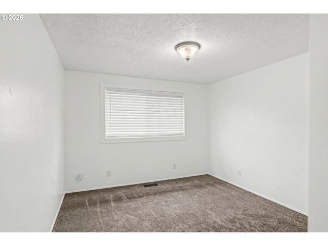 2120 LAFAYETTE St Se, Albany, OR 97322