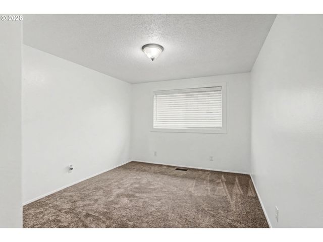 2120 LAFAYETTE St Se, Albany, OR 97322