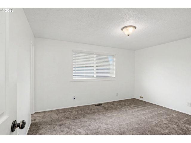 2120 LAFAYETTE St Se, Albany, OR 97322