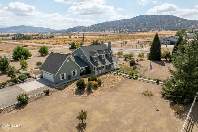 27450 Harness Drive, Tehachapi, CA 93561