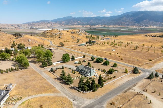 27450 Harness Drive, Tehachapi, CA 93561
