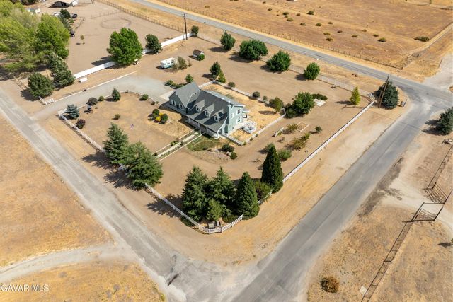 27450 Harness Drive, Tehachapi, CA 93561