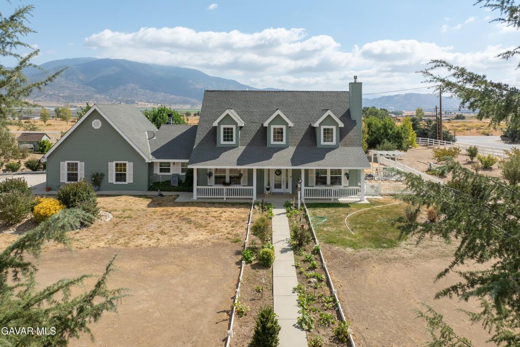 27450 Harness Drive, Tehachapi, CA 93561