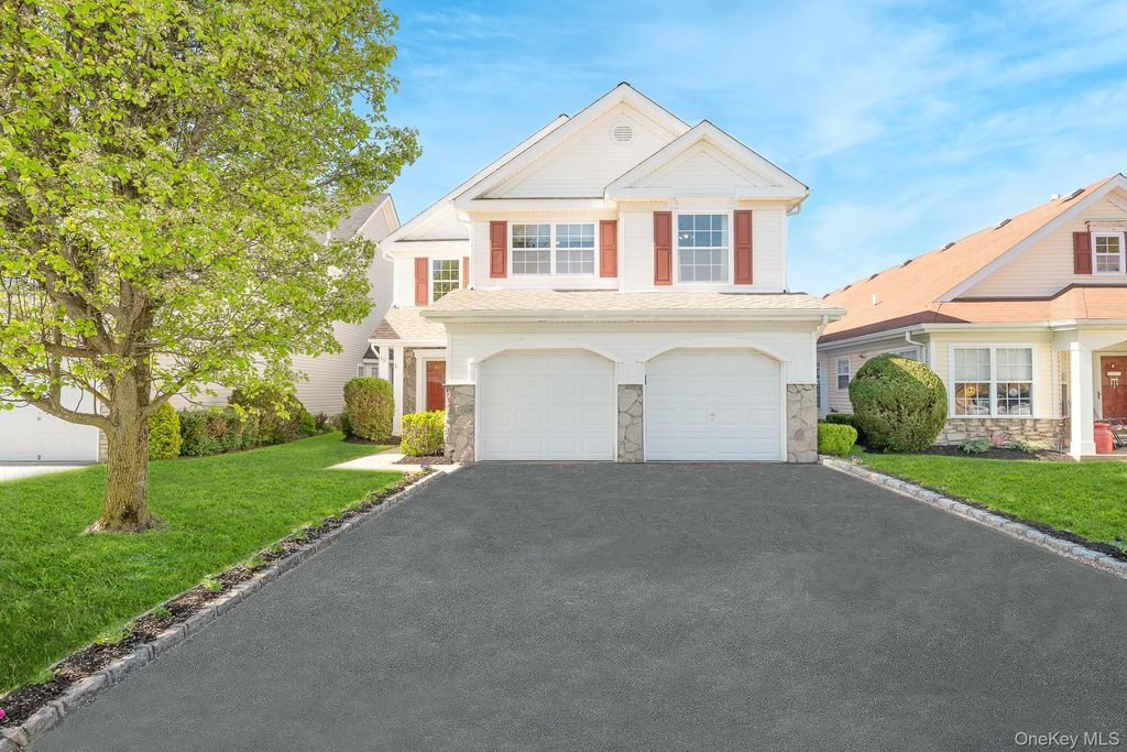 15 Sophia Drive, Middle Island, NY 11953