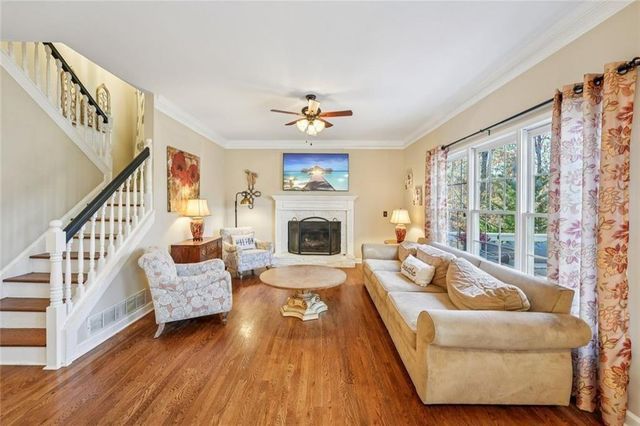 1013 Hickory Woods Way, Canton, GA 30115