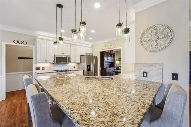 1013 Hickory Woods Way, Canton, GA 30115