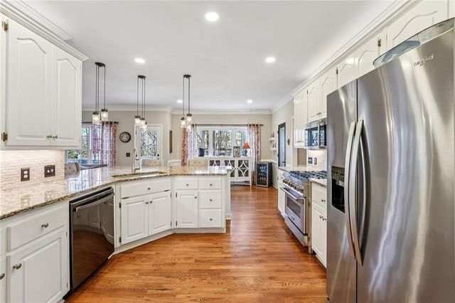 1013 Hickory Woods Way, Canton, GA 30115