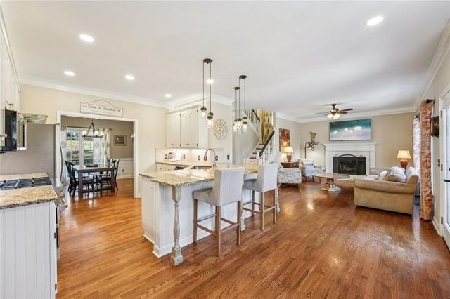 1013 Hickory Woods Way, Canton, GA 30115