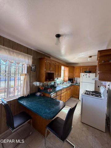 813 Santa Barbara Drive, El Paso, TX 79915