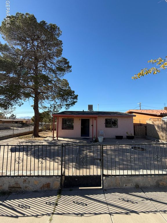813 Santa Barbara Drive, El Paso, TX 79915