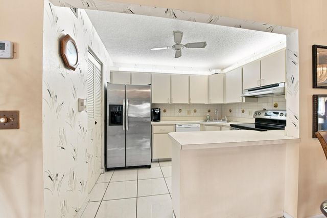 222 Pine Hov Circle A-2, Greenacres, FL 33463