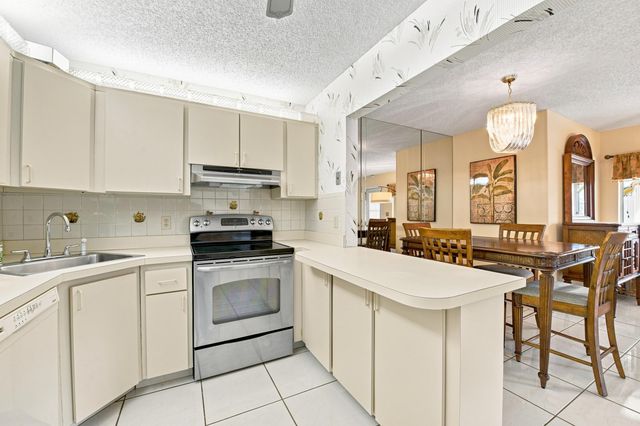 222 Pine Hov Circle A-2, Greenacres, FL 33463