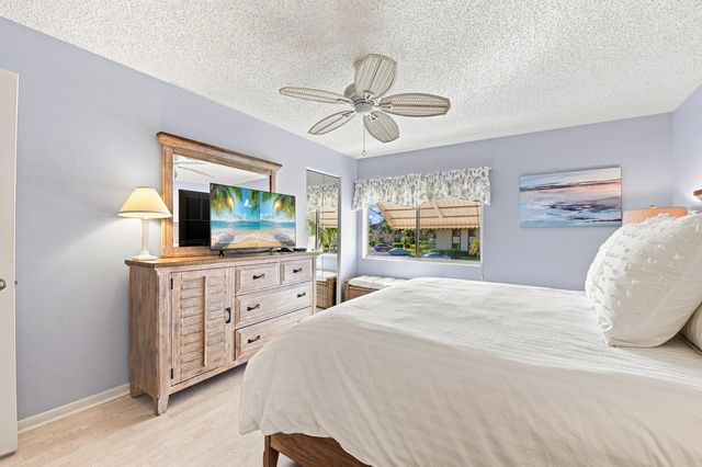 222 Pine Hov Circle A-2, Greenacres, FL 33463