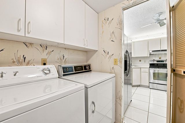 222 Pine Hov Circle A-2, Greenacres, FL 33463