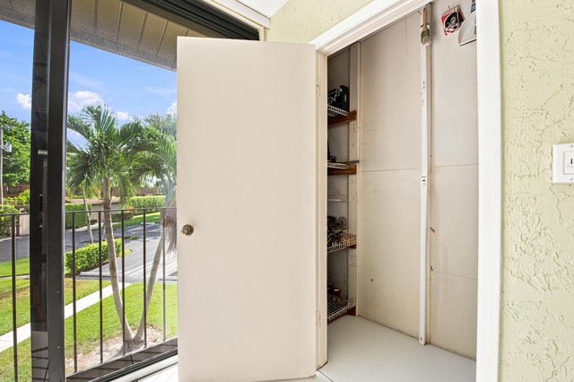 222 Pine Hov Circle A-2, Greenacres, FL 33463