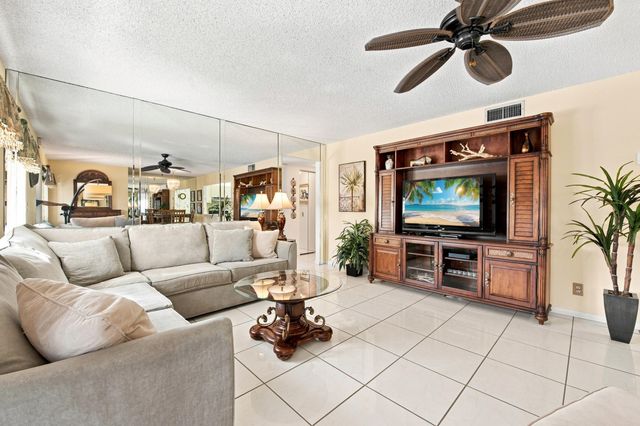 222 Pine Hov Circle A-2, Greenacres, FL 33463